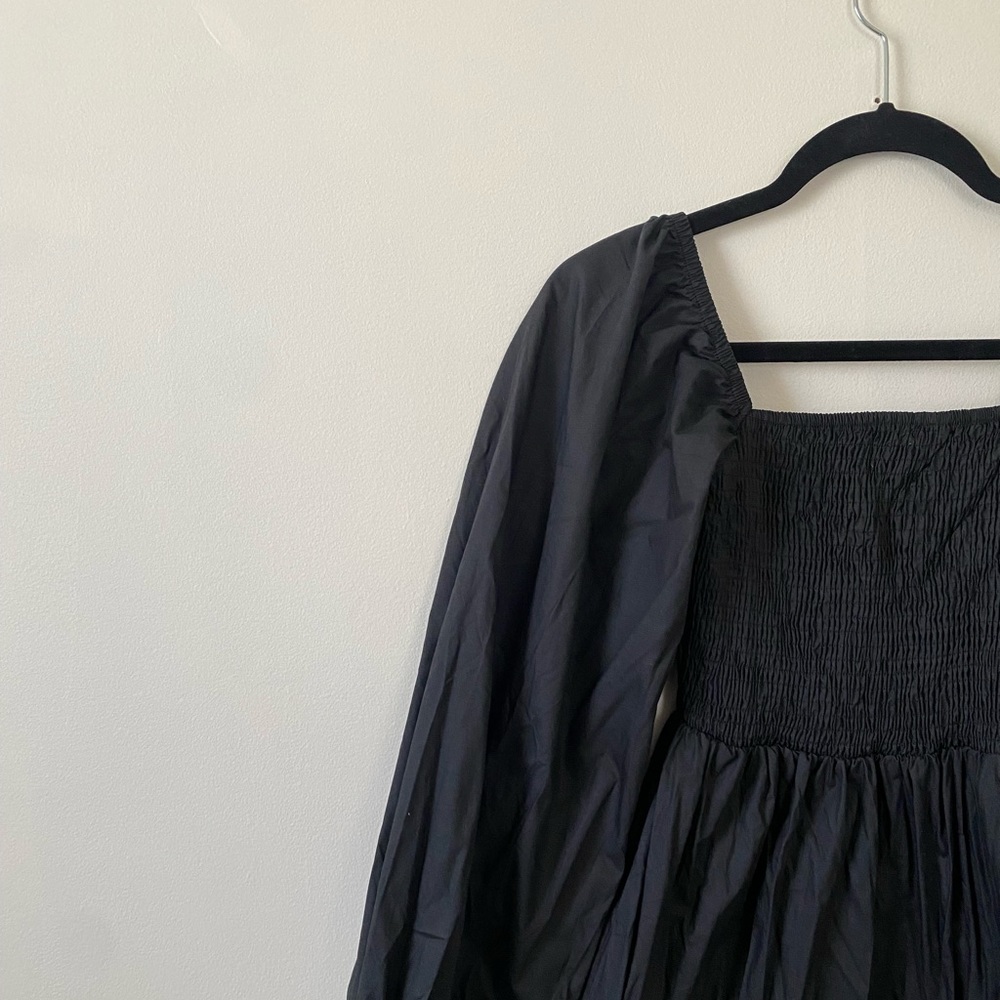 Misguided Smocked Black Midi Dress - Picture 4 of 8